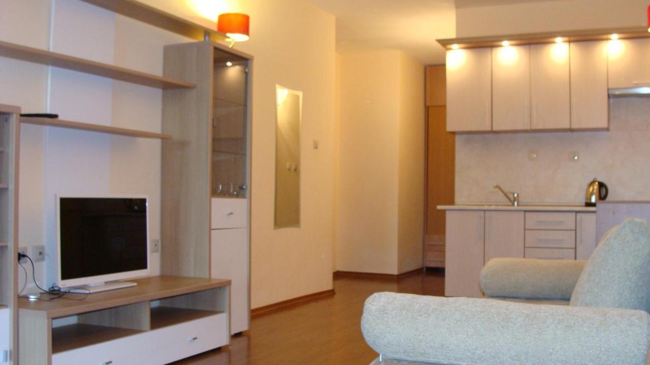 Admiral Apartments Golden Sands Room photo