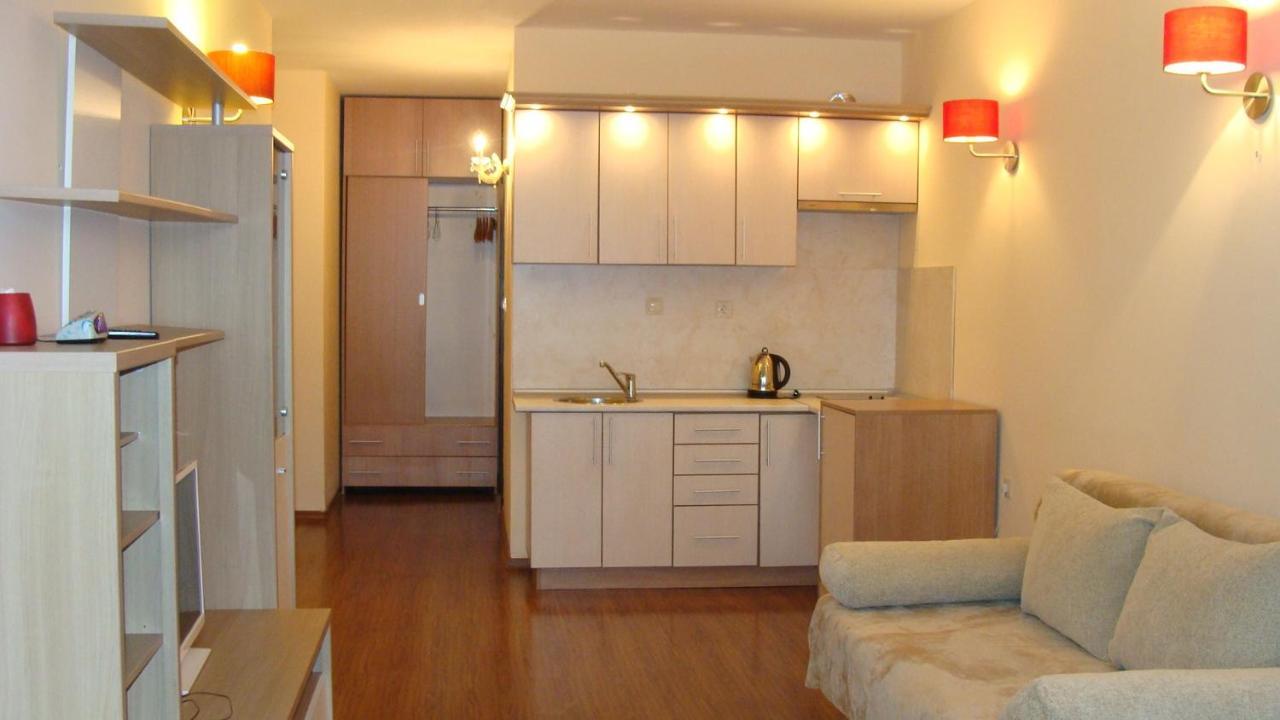 Admiral Apartments Golden Sands Room photo
